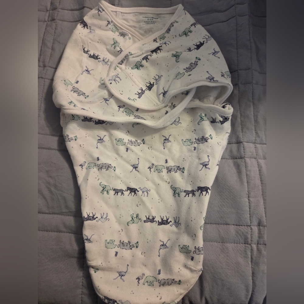 aden + anais Essentials White Baby Swaddle